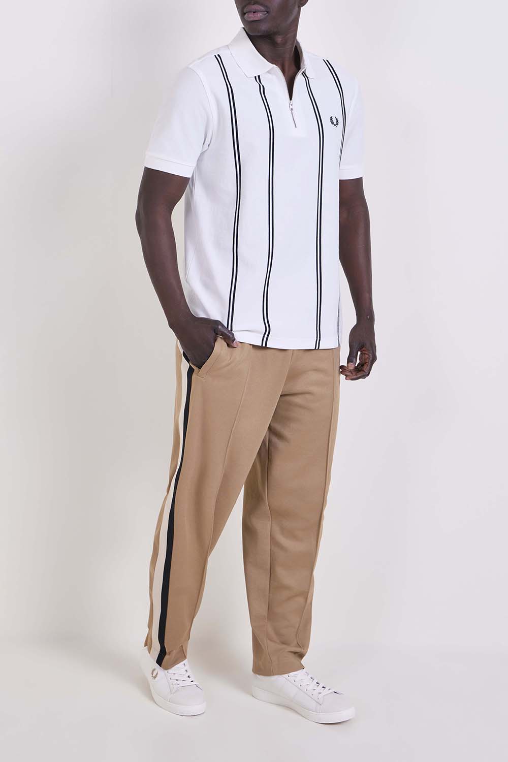 חולצת טי בגזרה ישרה